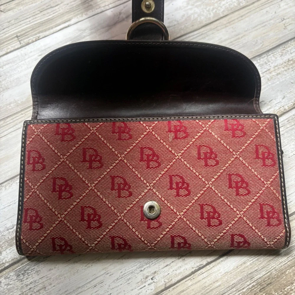 Dooney & Bourke brand dooney